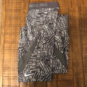 Nike Pro Vented Capri